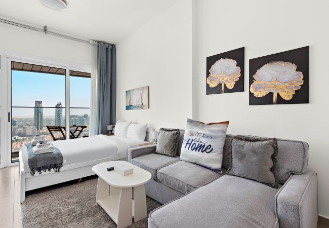 Studio in Dubai - Spacious Studio w Sofa Bed|Sleeps 4| in JVC