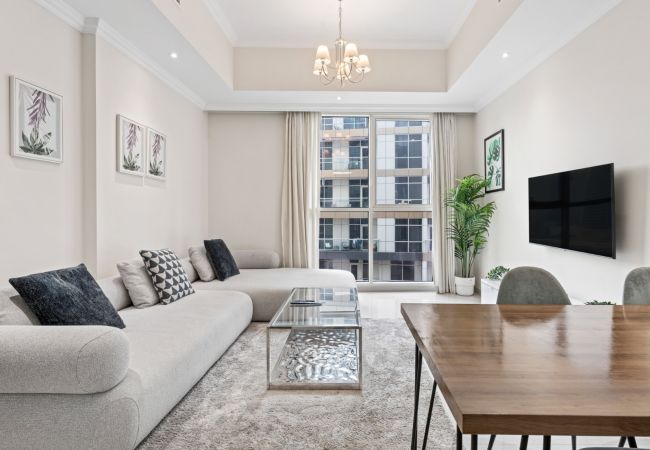Apartment in Dubai - Urban Elegance: 1BDR in Dunya