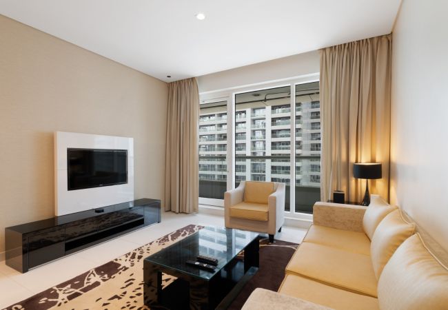Apartment in Dubai - Damac Maison Canal View 1BR: Perfect Grand Getaway