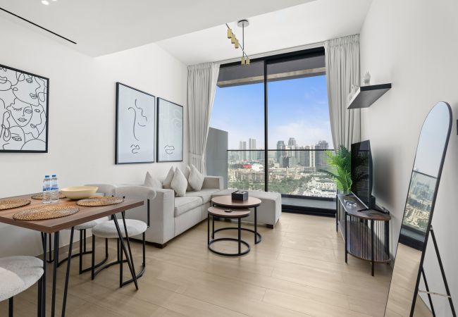 Apartment in Dubai - Chic and Stylish 1 BDR in Binghatti corner - JVC