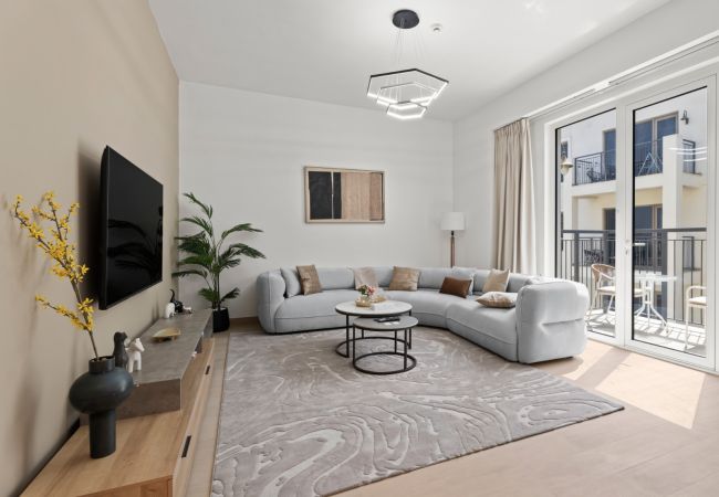 Apartment in Dubai - Coastal Haven 1BDR in La Cote B4-12