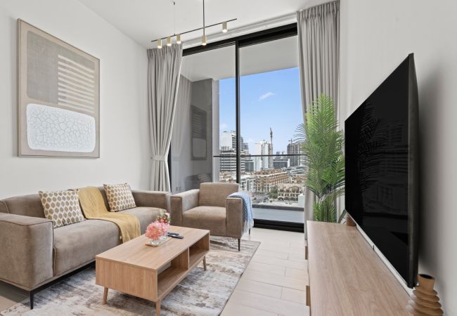 Apartment in Dubai - Aesthetic Elegance 1BR in Binghatti Onyx