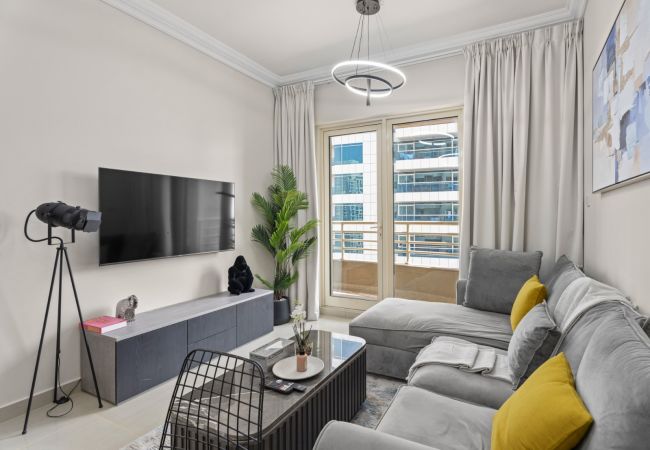 Apartment in Dubai - Comfort & Calm 1BDR in Manchester Tower- Marina