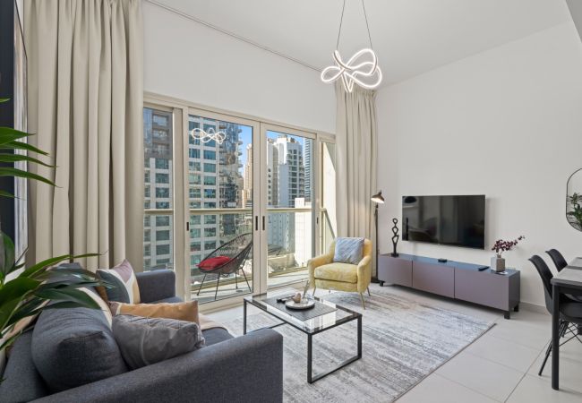 Apartment in Dubai - Luxurious 1BR w SofaBed|Sleeps 4|Marina View Tower