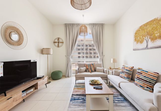 Apartment in Dubai - Prestige Urban Escape 2BDR In La Fontana