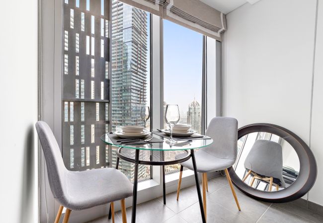 Apartment in Dubai - Marina Breeze 2BR Escape in Cayan