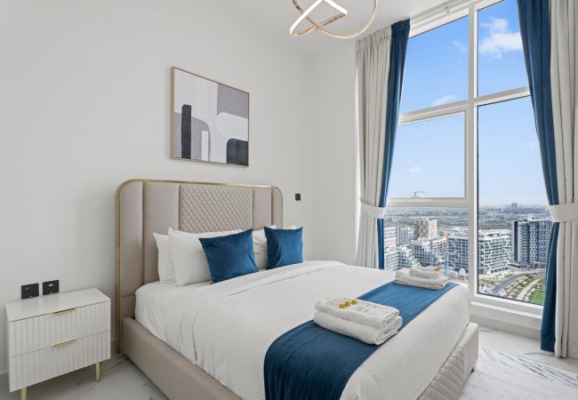 Apartment in Dubai - Opalz Elite 2BR Suite with Mini Pool