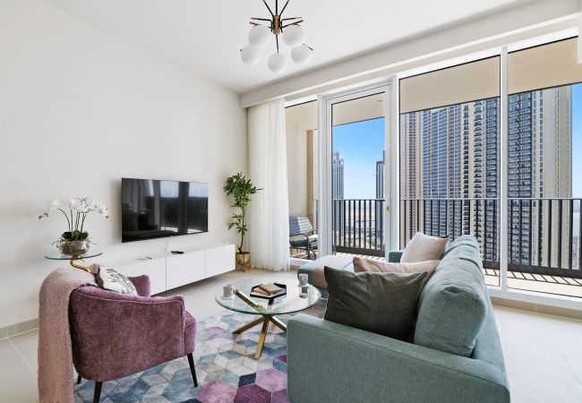 Apartment in Dubai - Majestic Elegance 2BR In Harbor Gate - Creek