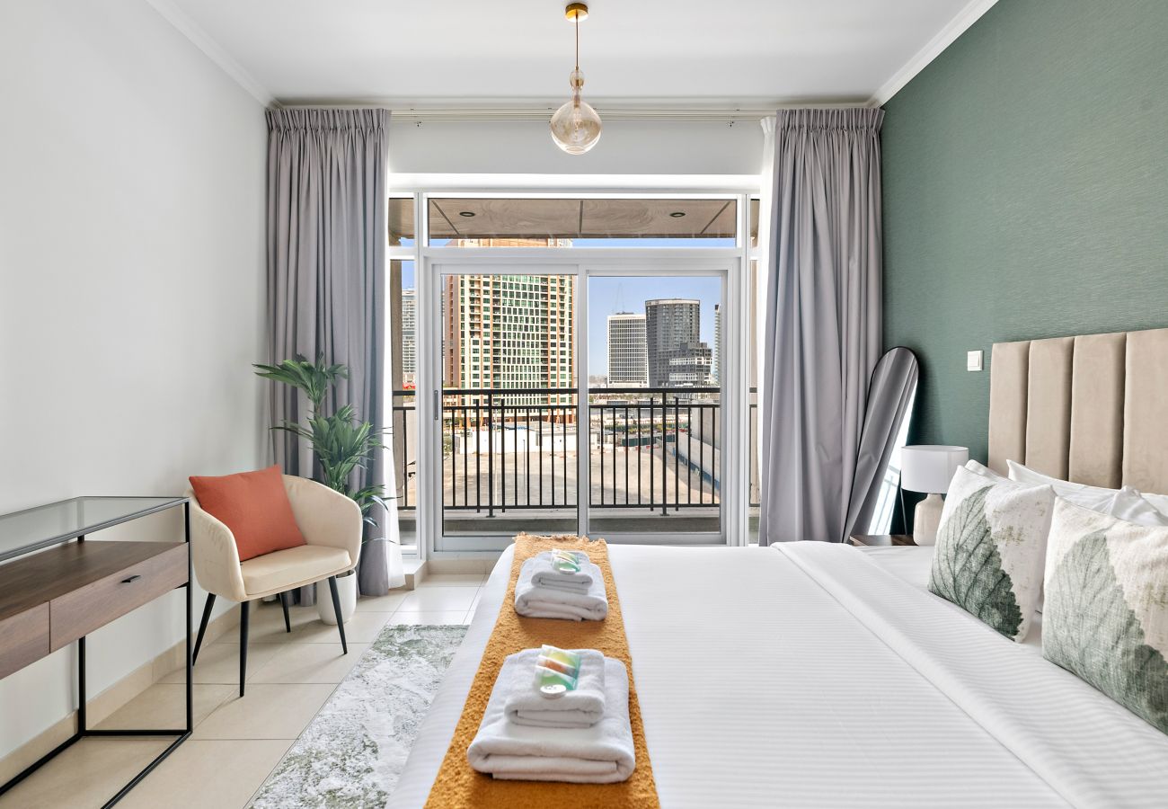 Apartment in Dubai - Immaculate 1BDR Unit -Burj Views, Downtown