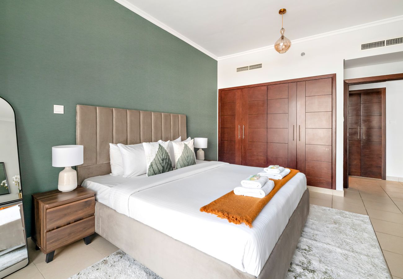 Apartment in Dubai - Immaculate 1BDR Unit -Burj Views, Downtown