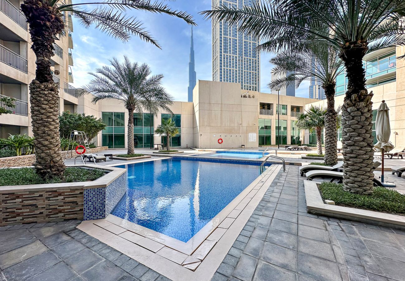 Apartment in Dubai - Immaculate 1BDR Unit -Burj Views, Downtown