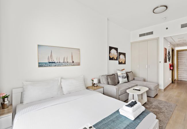 Studio in Dubai - Spacious Studio w Sofa Bed|Sleeps 4| in JVC Studio in Dubai - Spacious Studio w Sofa Bed|Sleeps 4| in JVC