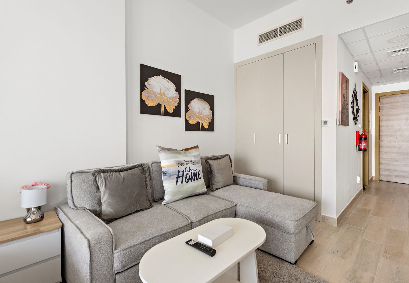 Studio in Dubai - Spacious Studio With Sofa Bed in JVC
