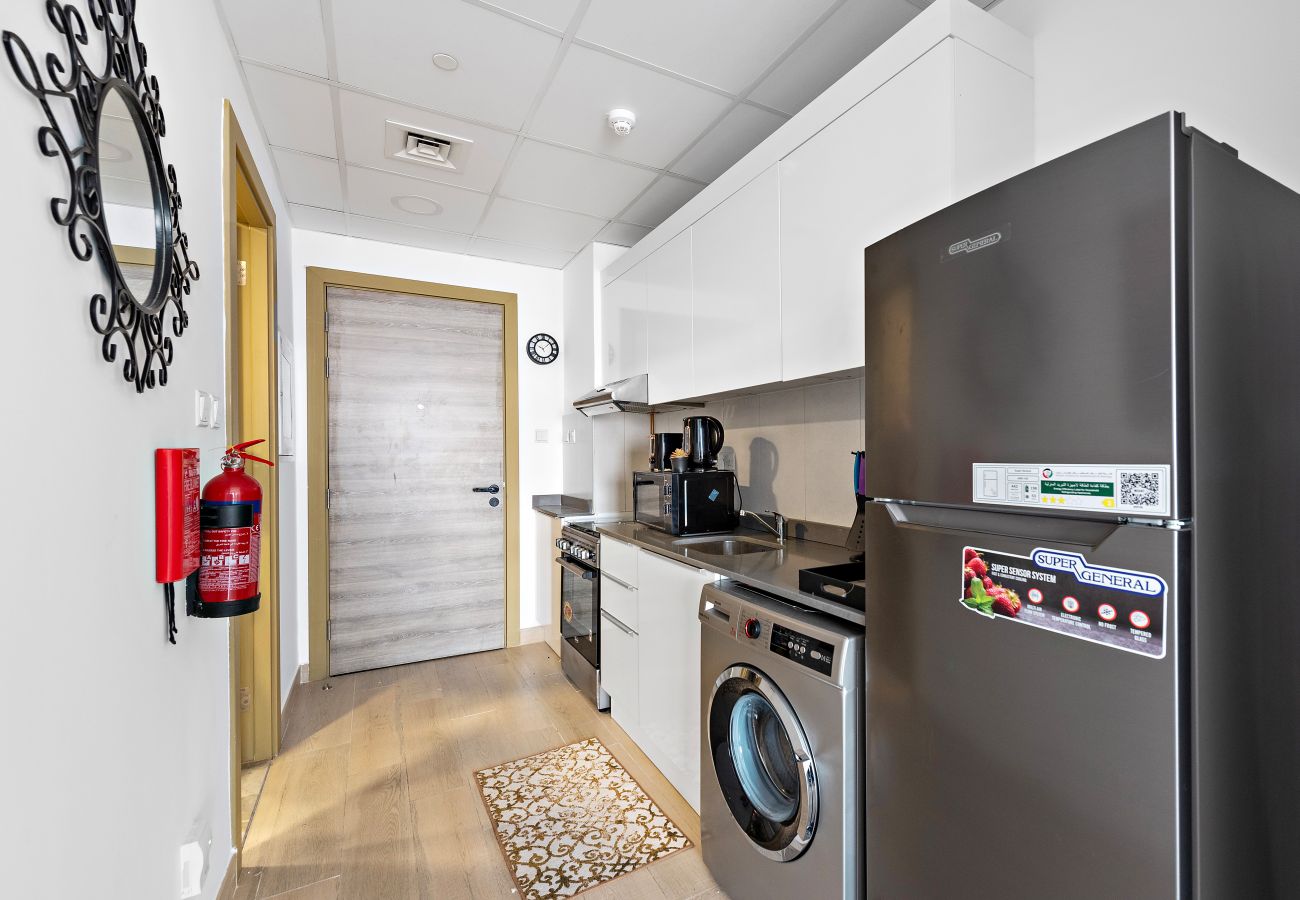 Studio in Dubai - Spacious Studio With Sofa Bed in JVC