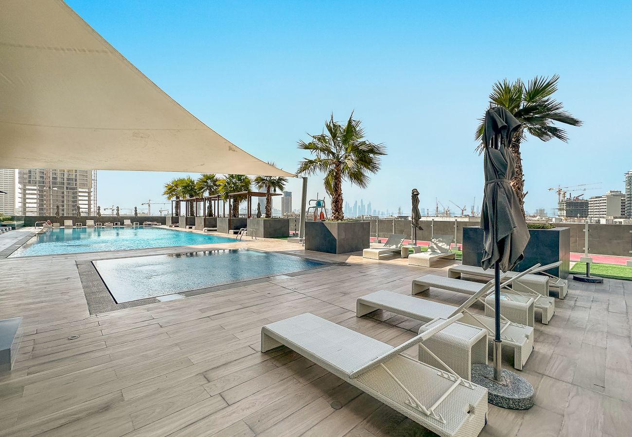 Studio in Dubai - Spacious Studio With Sofa Bed in JVC