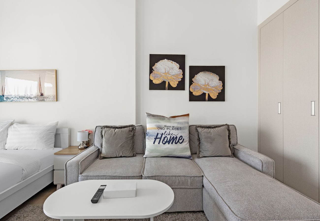 Studio in Dubai - Spacious Studio With Sofa Bed in JVC