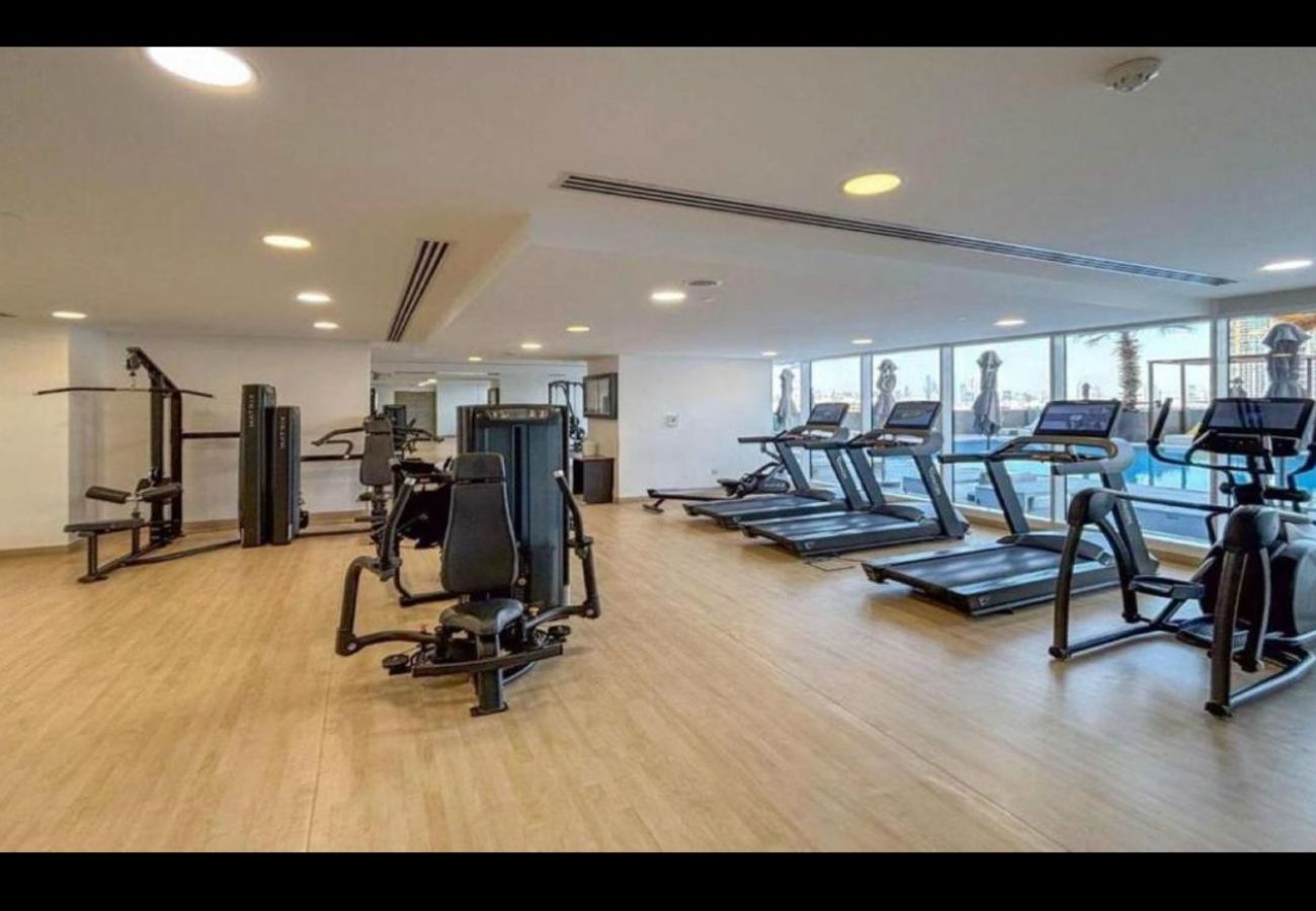 Studio in Dubai - Spacious Studio w Sofa Bed Sleeps 4 in JVC