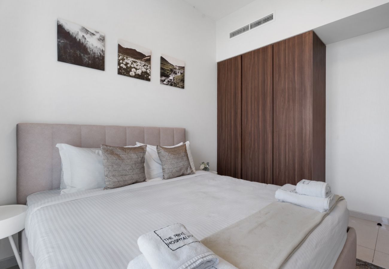 Apartment in Dubai - Charming 1BR with Sofa Bed in Reva Residence