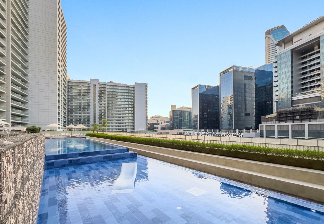 Apartment in Dubai - Charming 1BR with Sofa Bed in Reva Residence