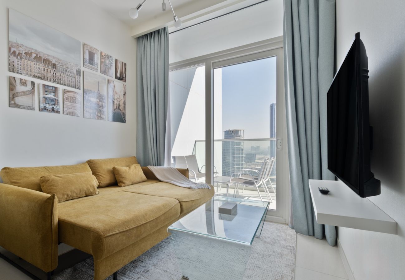 Apartment in Dubai - Charming 1BR with Sofa Bed in Reva Residence