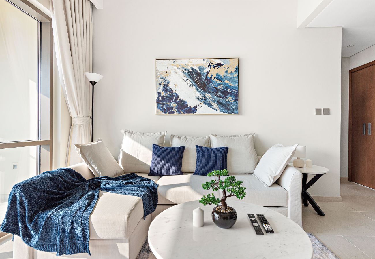 Apartment in Dubai - Bright & Airy 1-Bedroom Vida Residences