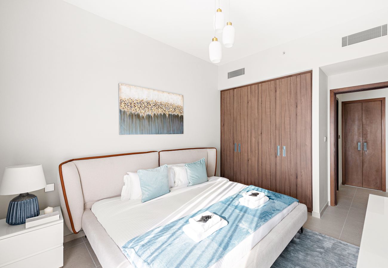 Apartment in Dubai - Bright & Airy 1-Bedroom Vida Residences