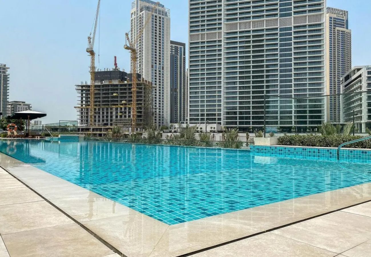 Apartment in Dubai - Bright & Airy 1-Bedroom Vida Residences