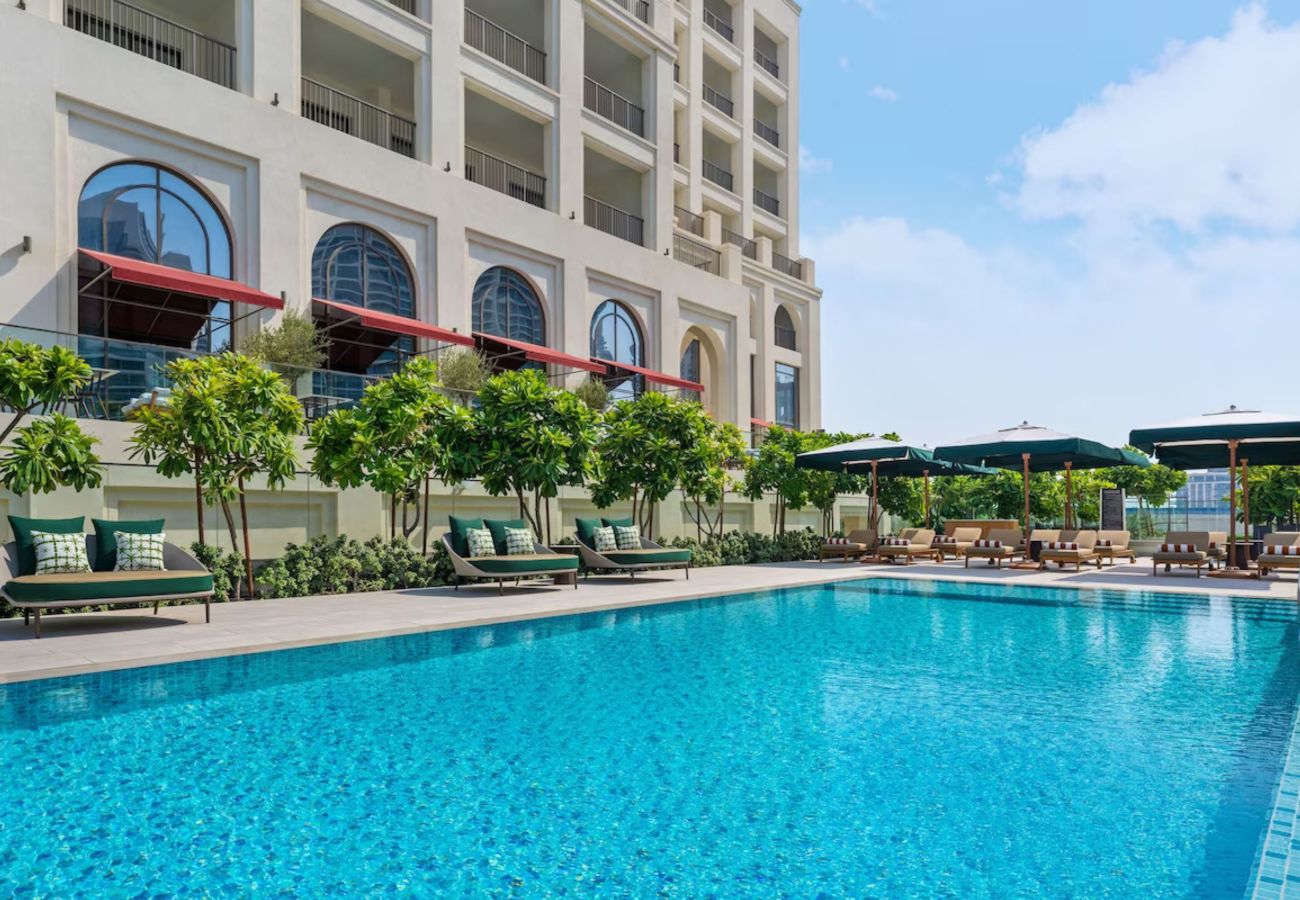 Apartment in Dubai - Bright & Airy 1-Bedroom Vida Residences