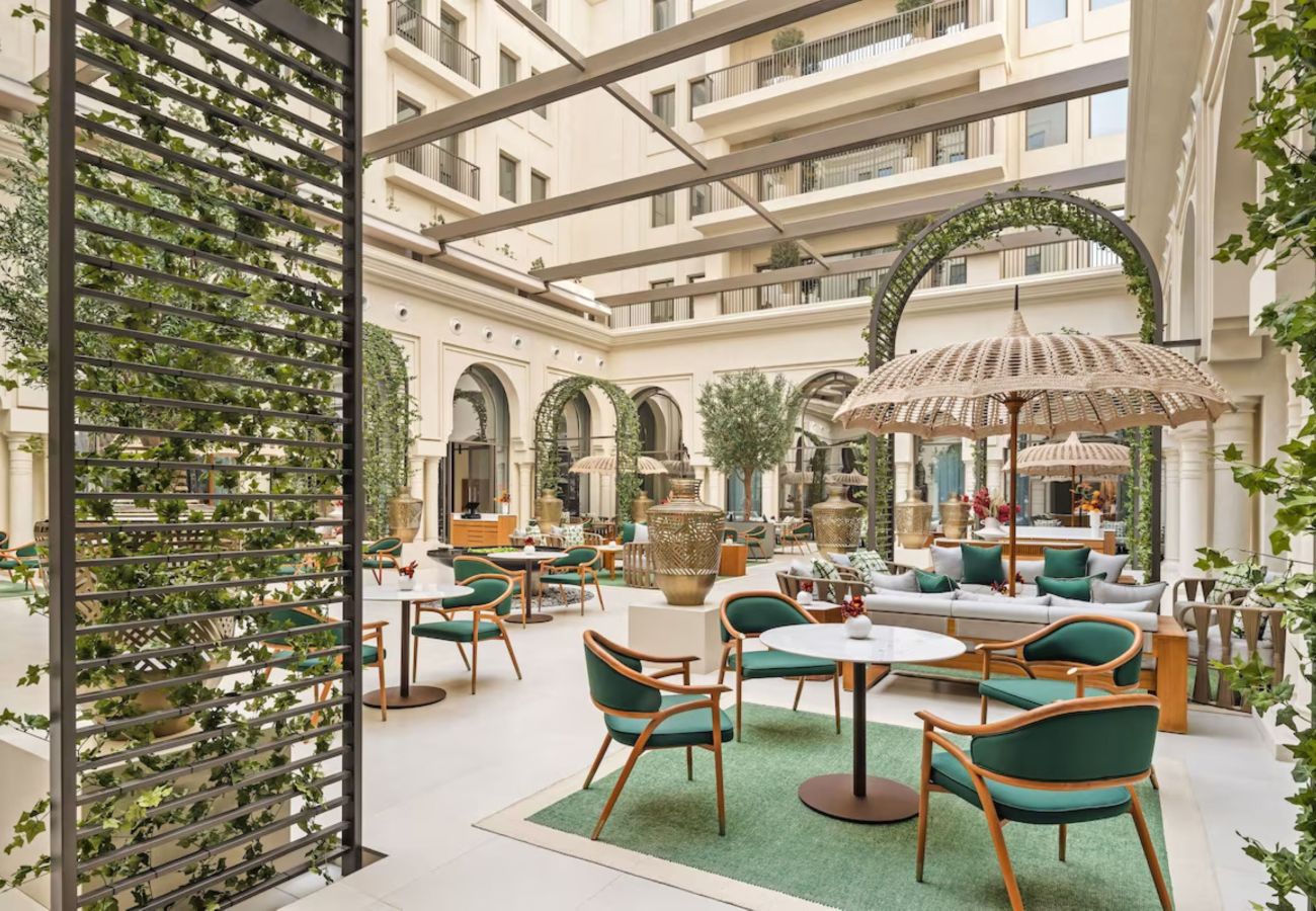 Apartment in Dubai - Bright & Airy 1-Bedroom Vida Residences