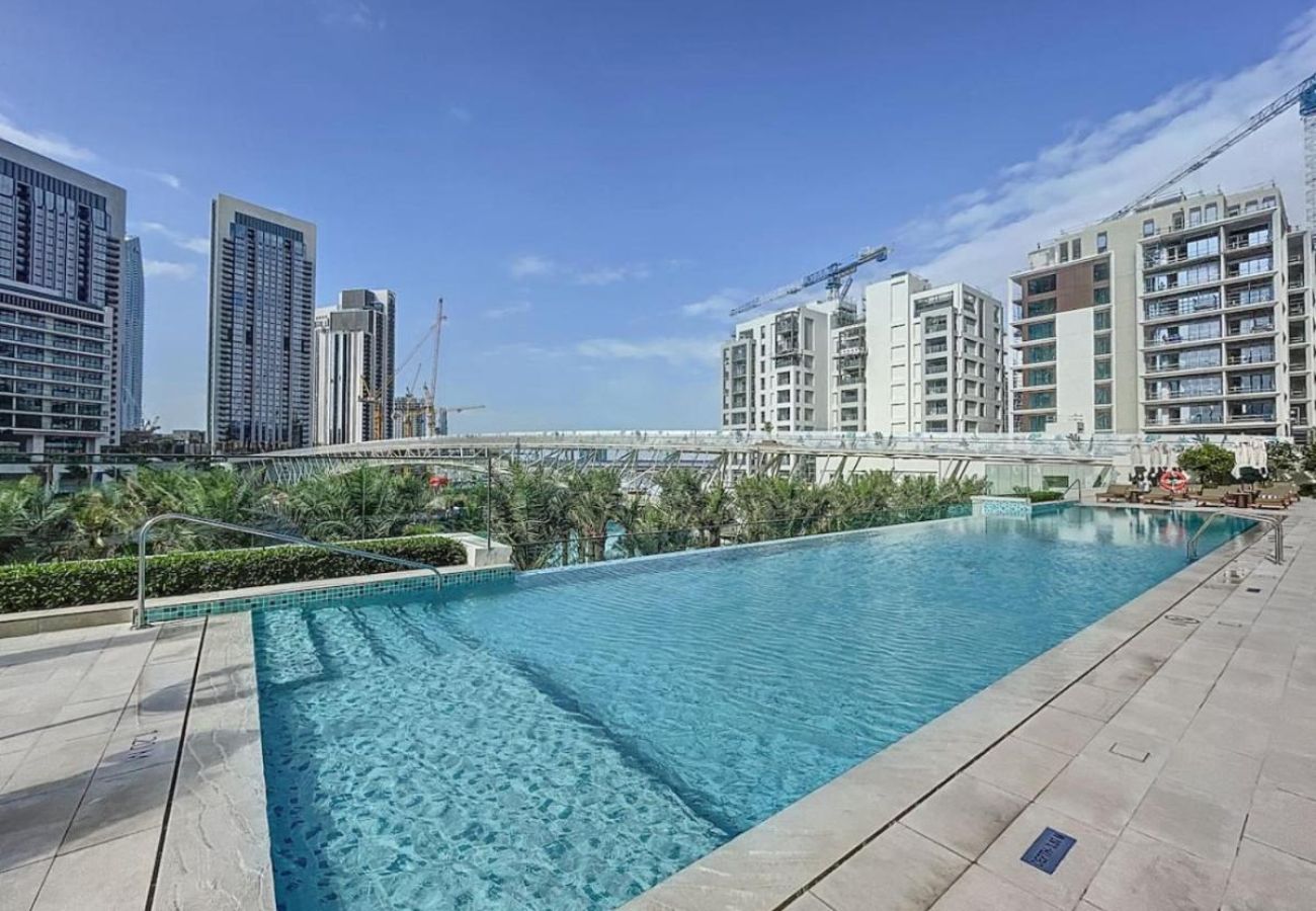 Apartment in Dubai - Bright & Airy 1-Bedroom Vida Residences