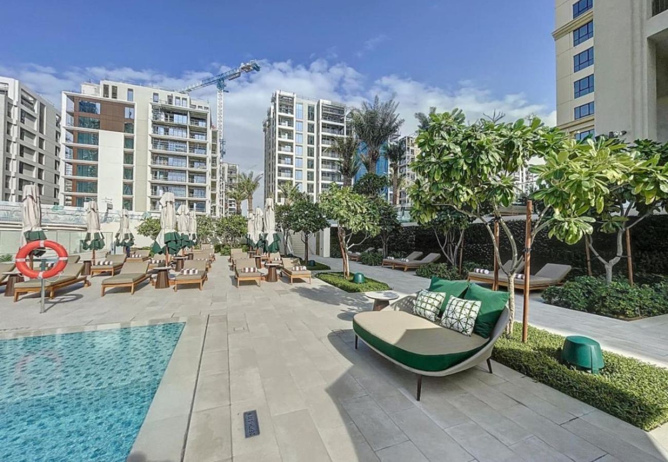 Apartment in Dubai - Bright & Airy 1-Bedroom Vida Residences