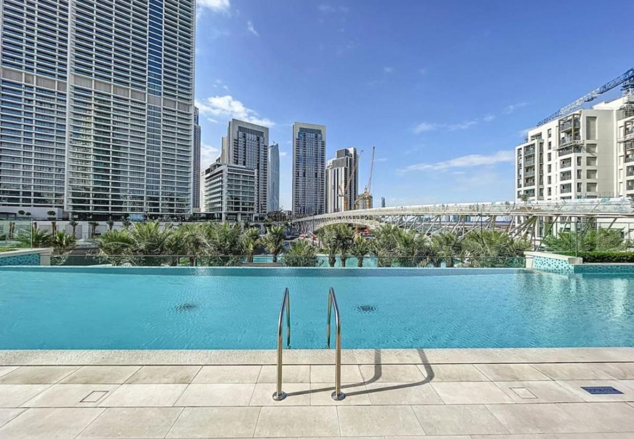 Apartment in Dubai - Bright & Airy 1-Bedroom Vida Residences