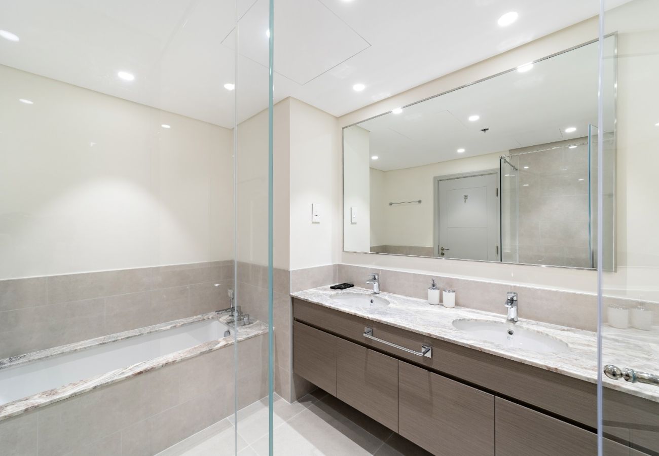 Apartment in Dubai - Stylish Luxurious 3BDR +1 GR  In Forte-Downtown