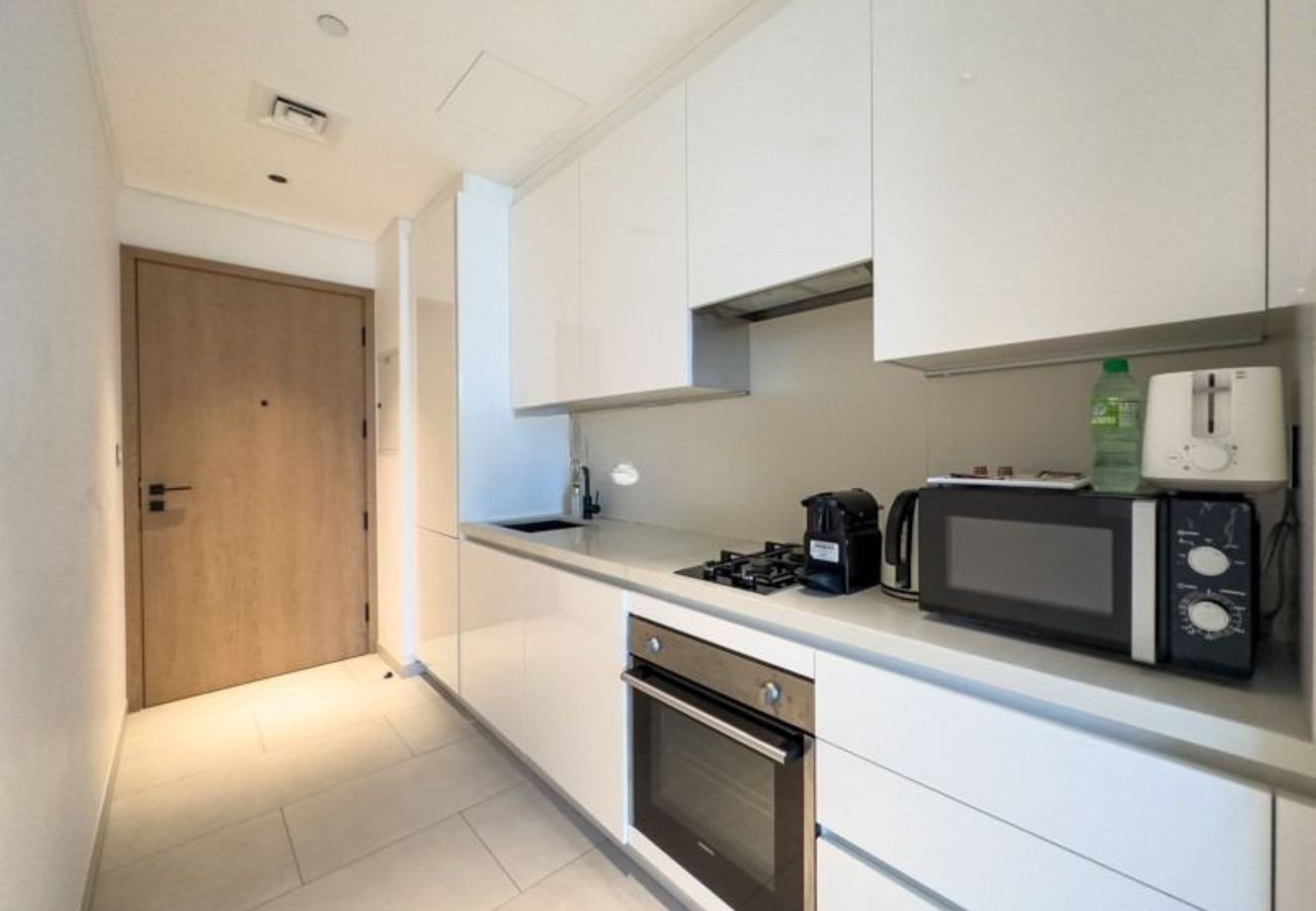 Studio in Dubai - Peaceful Studio Escape-Business Bay