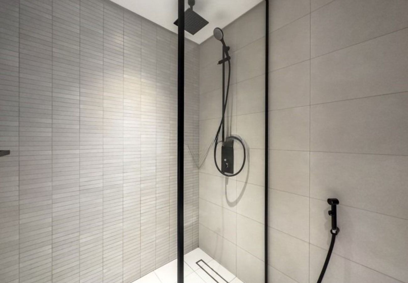 Studio in Dubai - Peaceful Studio Escape-Business Bay