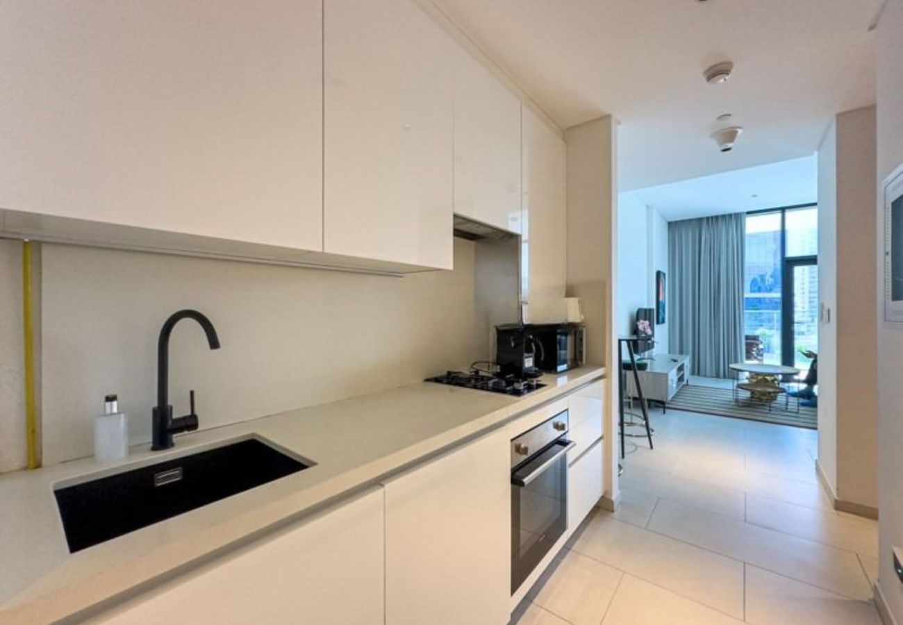 Studio in Dubai - Peaceful Studio Escape-Business Bay