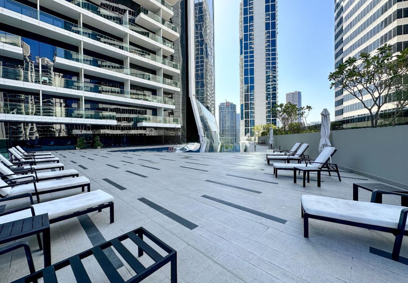 Studio in Dubai - Peaceful Studio Escape-Business Bay