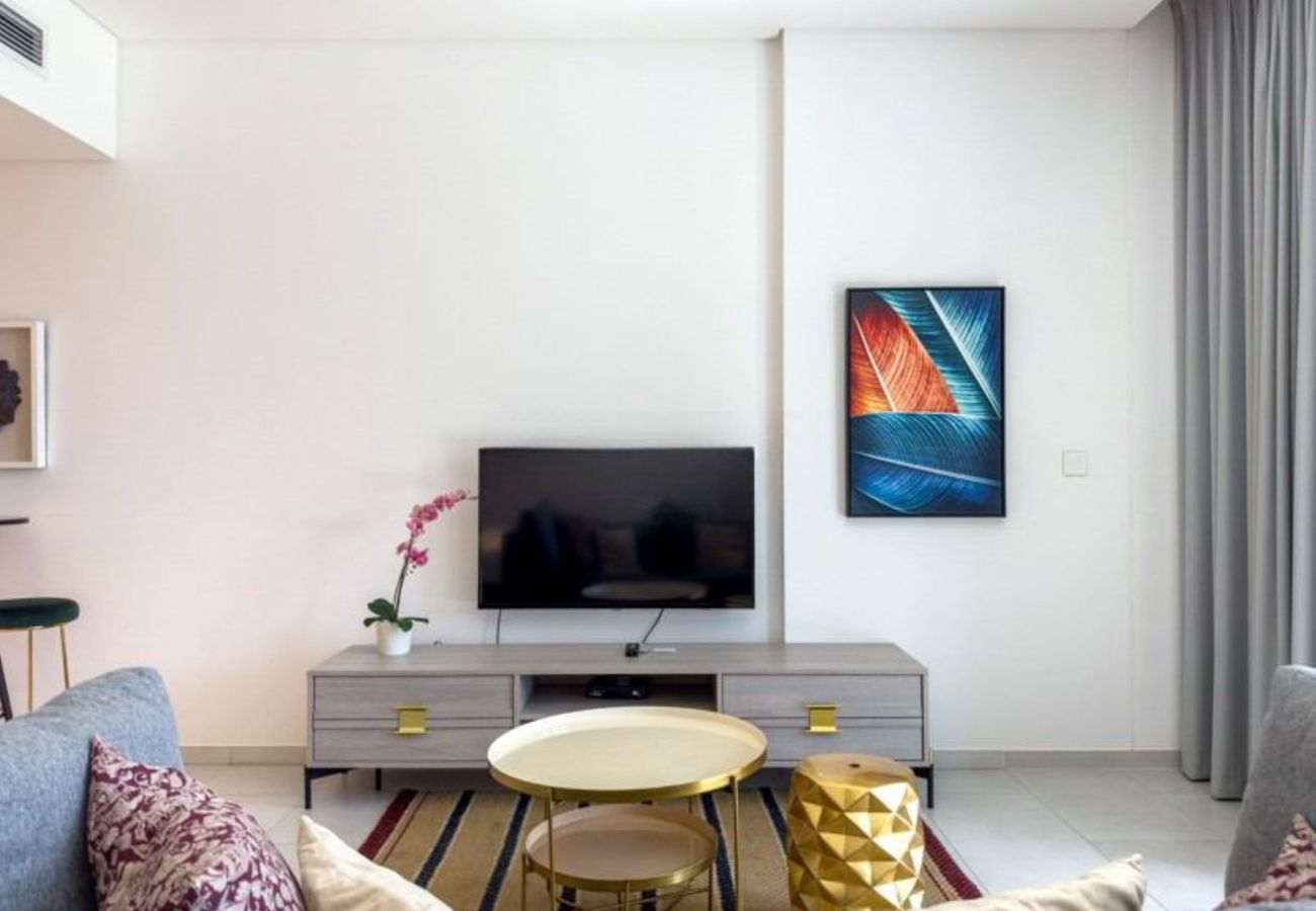 Studio in Dubai - Peaceful Studio Escape-Business Bay