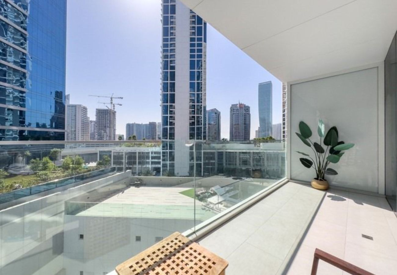 Studio in Dubai - Peaceful Studio Escape-Business Bay