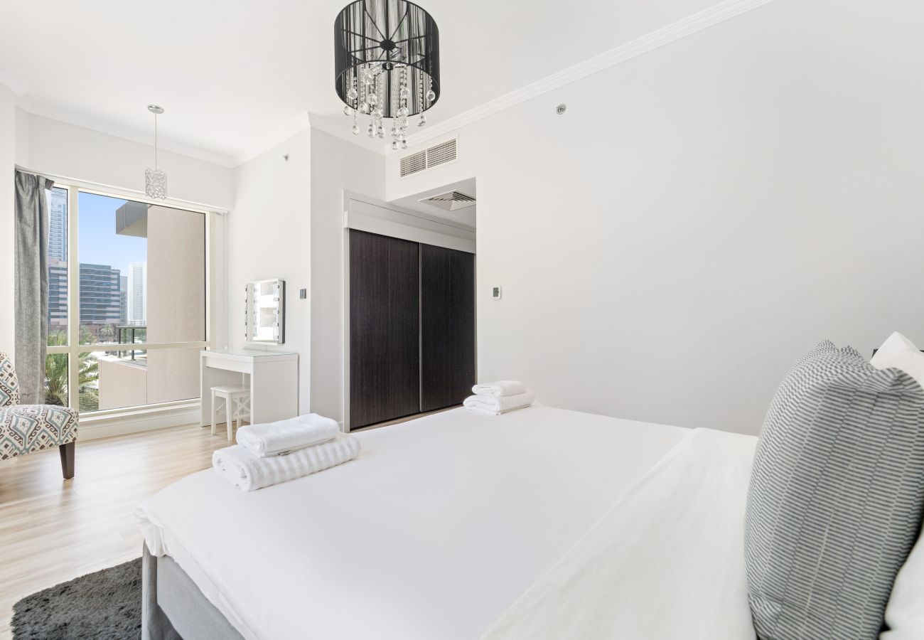 Apartment in Dubai - Beachfront Bliss 3BDR-Majara in Marina with Patio