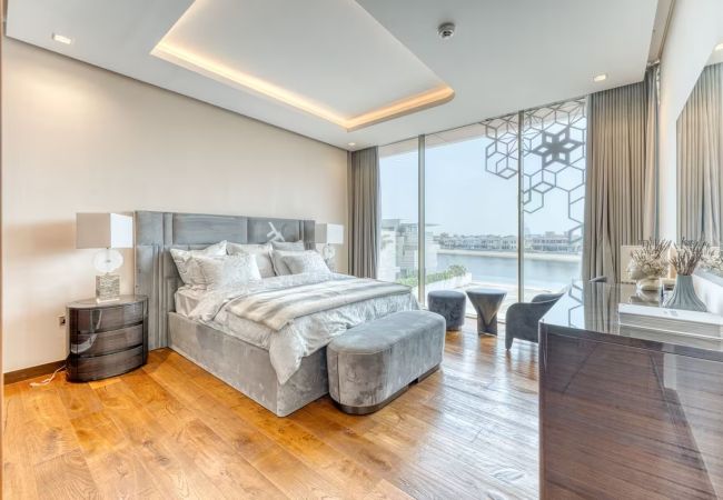 Villa in Dubai - World Class Luxurious 6 BDR Villa In Palm Jumeriah Villa in Dubai - World Class Luxurious 6 BDR Villa In Palm Jumeriah