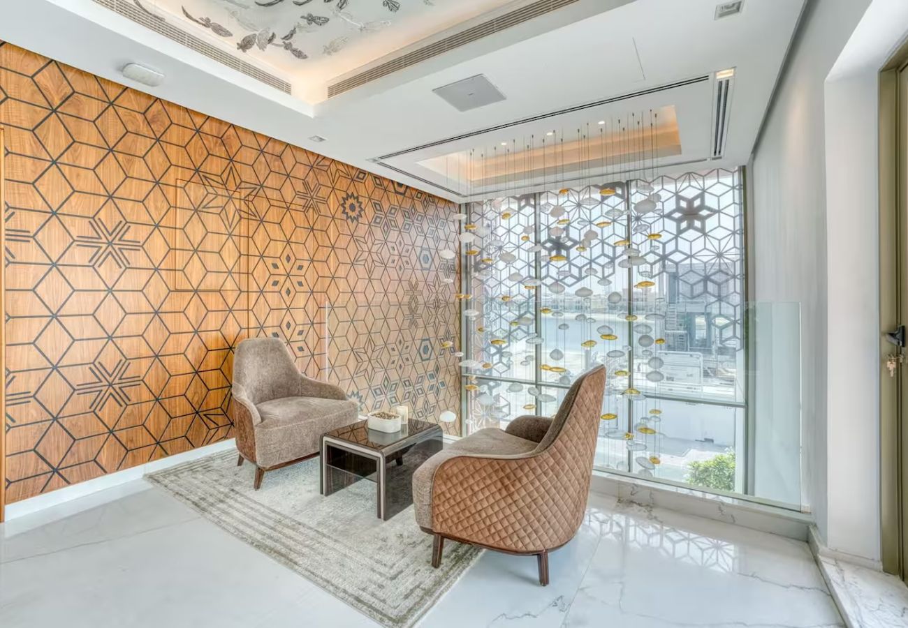 Villa in Dubai - World Class Luxurious 6 BDR Villa In Palm Jumeriah