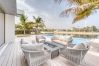 Villa in Dubai - World Class Luxurious 6 BDR Villa In Palm Jumeriah Villa in Dubai - World Class Luxurious 6 BDR Villa In Palm Jumeriah