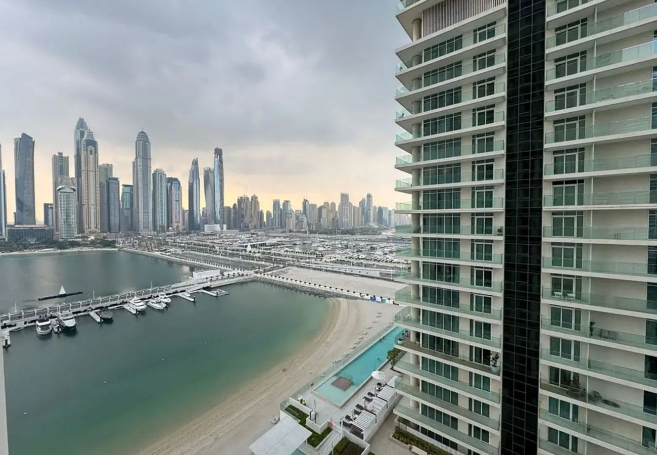 Apartment in Dubai - Breathtaking 1BDR with Palm & Marina View-25