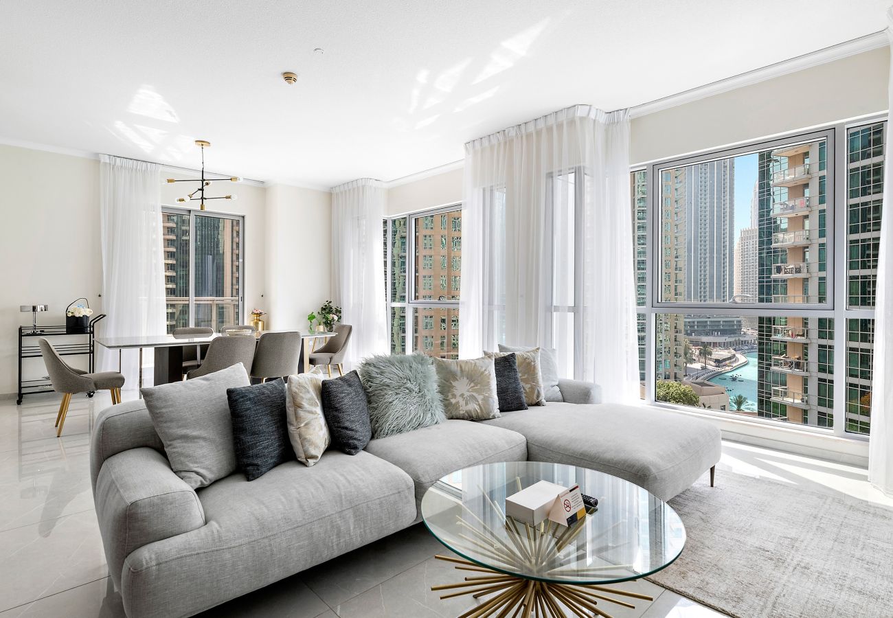 Apartment in Dubai - Sophisticated 2BDR-Burj Khalifa & Fountain Views