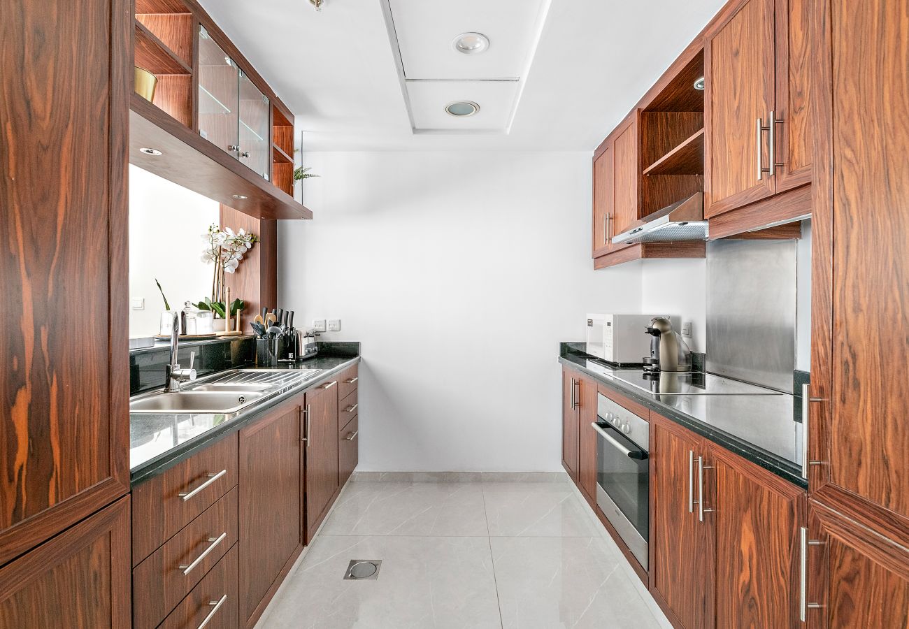Apartment in Dubai - Sophisticated 2BDR-Burj Khalifa & Fountain Views
