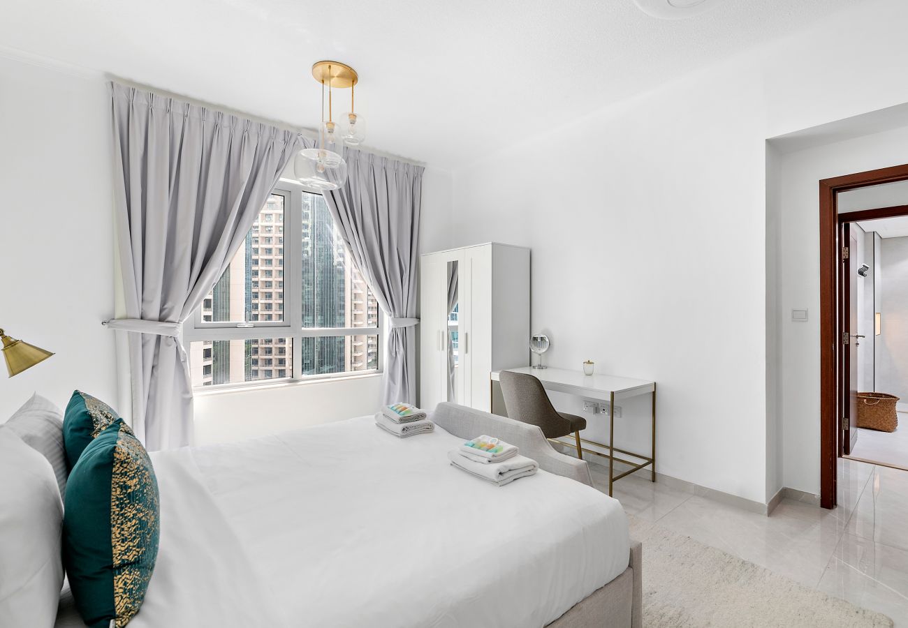 Apartment in Dubai - Sophisticated 2BDR-Burj Khalifa & Fountain Views