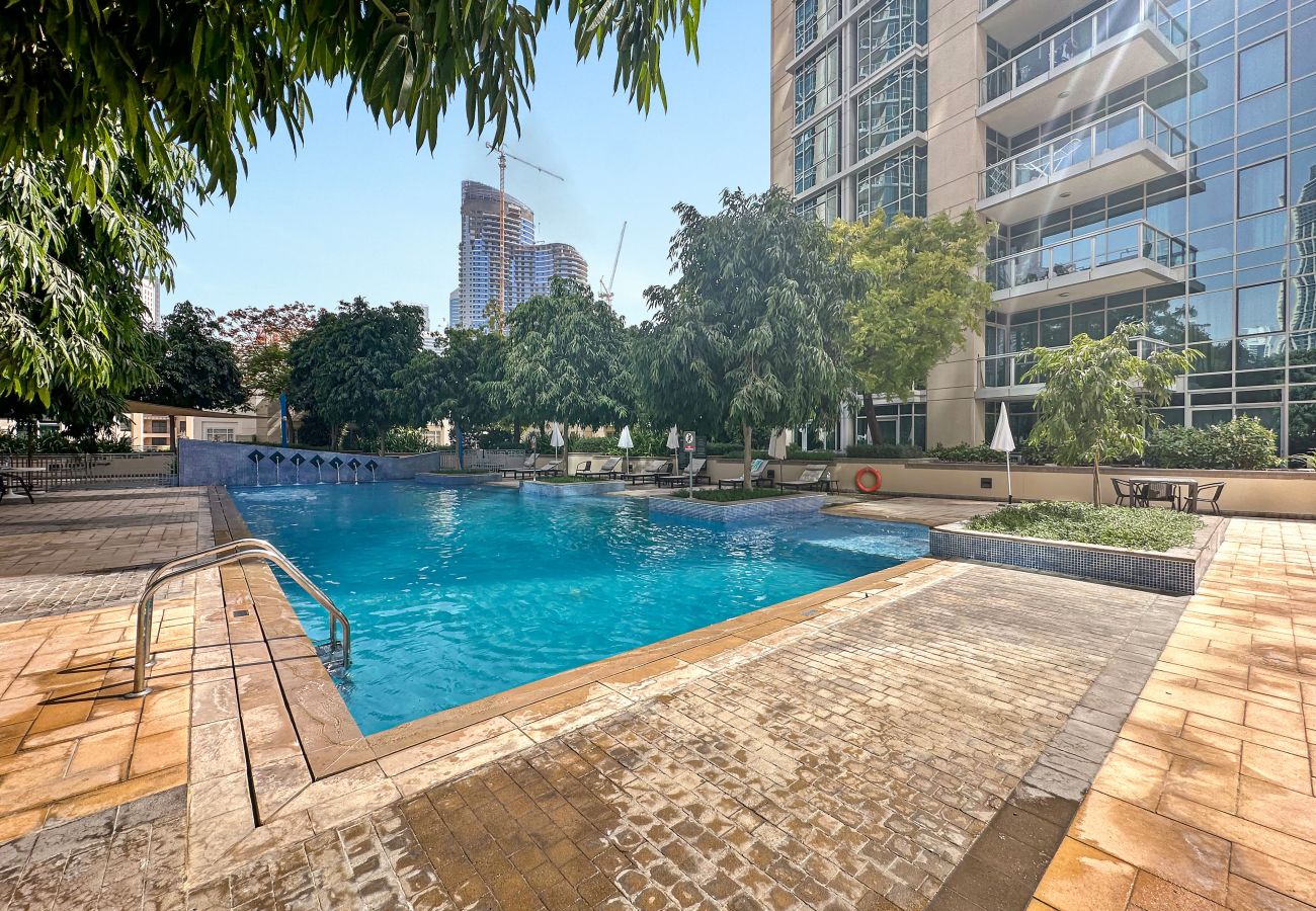 Apartment in Dubai - Sophisticated 2BDR-Burj Khalifa & Fountain Views