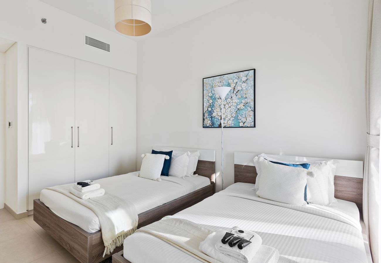 Apartment in Dubai - Skyline 3BDR + 1 GR W/Fountain & Burj Khalifa View