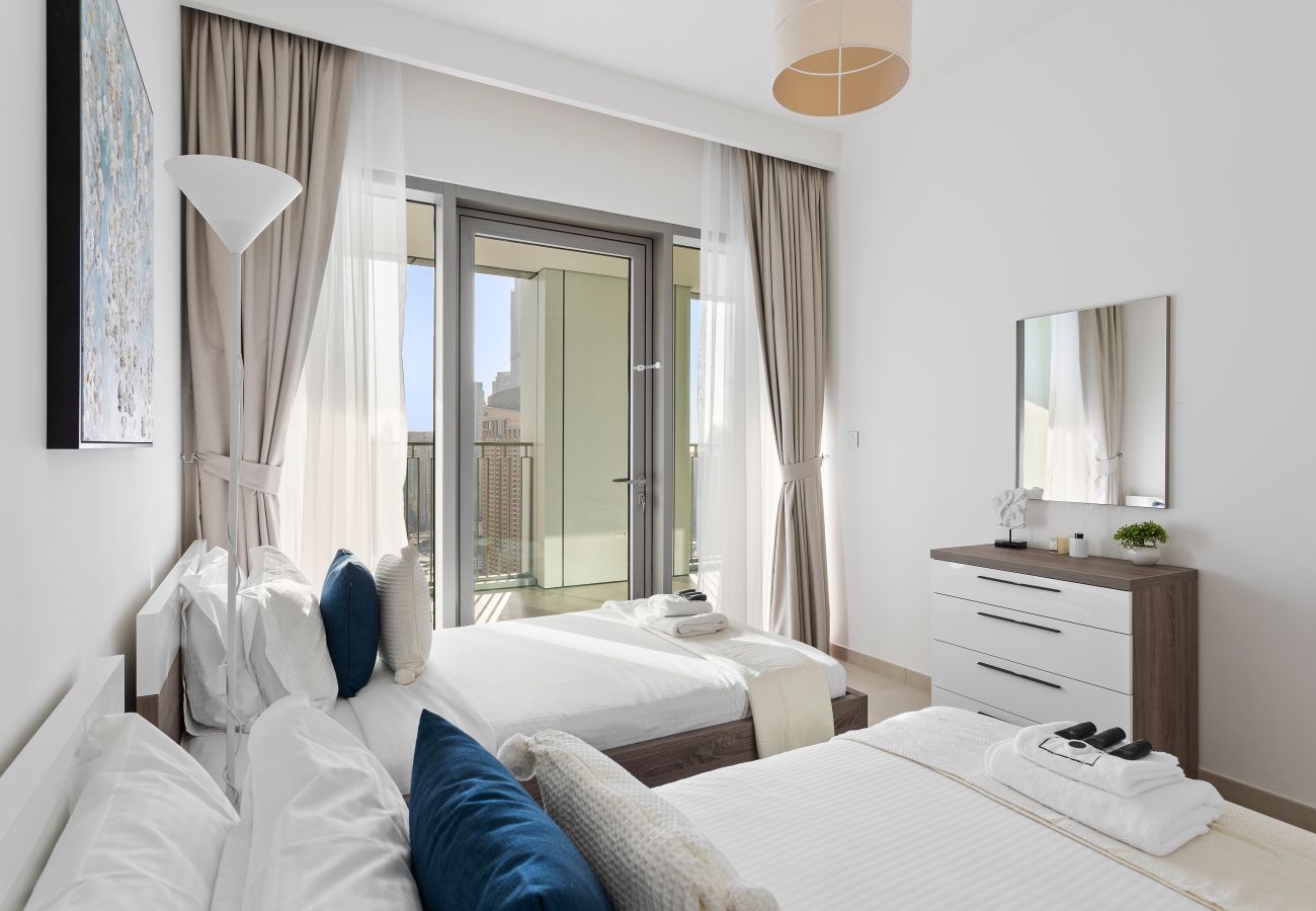 Apartment in Dubai - Skyline 3BDR + 1 GR W/Fountain & Burj Khalifa View